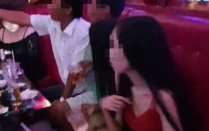 Lộ clip nhậu và hát karaoke có tiếp viên “rót bia”, nhóm cán bộ bị kiểm điểm