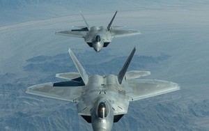 Tại sao F-22 hay F-35 có thể đánh bại tiêm kích tàng hình J-20 của Trung Quốc?