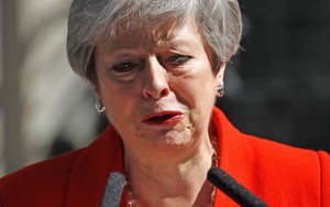 Nước mắt bà May, bi kịch nước Anh: Tránh vỏ dưa rồi lại gặp và trượt vỏ dừa