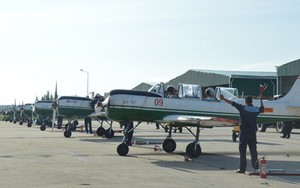 Vì sao các phi công Su phải huấn luyện trên máy bay Yak-52?