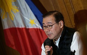Giận "cá" TQ vì vụ tàu bị đâm chìm, Ngoại trưởng Philippines dùng từ nhạy cảm "chém" cả cộng đồng quốc tế