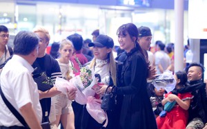 Hari Won ra tận sân bay đón "báu vật Hàn Quốc" Kim SoHyang
