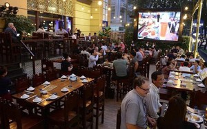 Cấm bán rượu, bia sau 22 giờ: Quán ở phố Bùi Viện lo phá sản