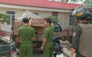 Công an nổ súng vây bắt nhóm đối tượng buôn gỗ lậu do người phụ nữ 36 tuổi cầm đầu