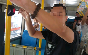 Hà Nội: Bắt quả tang nam thanh niên có hành vi "biến thái" trên xe buýt