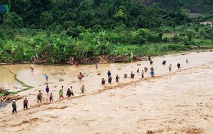 Ảnh: Mường Tè (Lai Châu) tan hoang sau cơn lũ dữ