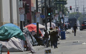 Chùm ảnh: Toàn cảnh thành phố Los Angeles hiện đại văn minh đã bị mất quyền kiểm soát vào tay... rác thải và chuột