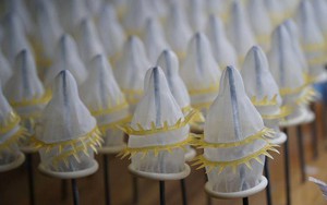 Thu giữ lô bao cao su, gel bôi trơn giả trị giá 6 tỷ đồng chuẩn bị tuồn vào thị trường ở TP.HCM