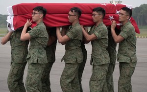 QĐ Singapore: "Chiến binh 4G" đổ bể do những cái chết liên tục của tân binh "yếu đuối"?
