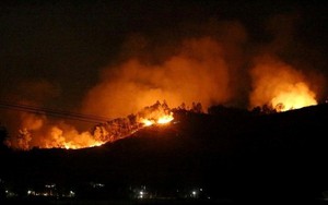 Hà Tĩnh: Lại cháy rừng tại Hương Sơn, khẩn cấp sơ tán dân trong đêm