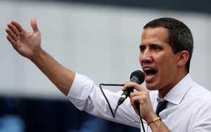 Giữa tin đồn nhận tiền của Mỹ, ông Guaido kêu gọi "tổng động viên": Venezuela sắp có biến cố lớn?