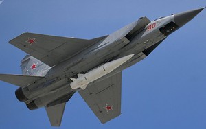 Nga phô diễn sức mạnh của tên lửa siêu thanh Kinzhal trên tiêm kích MiG-31K