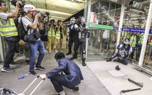 Tòa án ra lệnh cấm người biểu tình, giải cứu sân bay Hồng Kông khỏi nguy cơ "thất thủ"