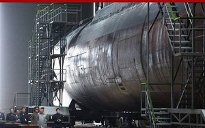 Triều Tiên bí mật phát triển tàu ngầm mang được 3 tên lửa đạn đạo