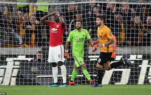 Pogba đá hỏng penalty, Man United đánh rơi chiến thắng trước Bầy sói