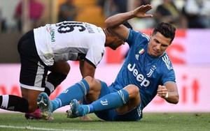 Ronaldo nếm "đòn đau" từ VAR trong ngày Juventus thắng chật vật trên sân khách