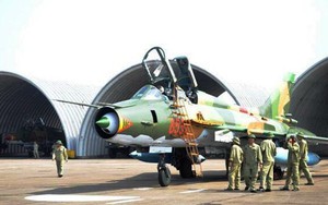 Nghiên cứu thiết bị tra, nạp ống giảm chấn càng đáp máy bay Su-22M