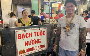 Cặp vợ chồng nói về việc đeo cả trăm lượng vàng đứng bán ốc ở Sài Gòn: "Mình có tiền, có khả năng mua thì cứ đeo"