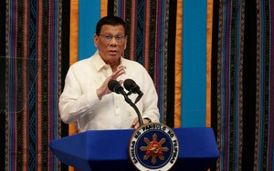 Tổng thống Duterte cho phép đóng dấu bản đồ biển Đông lên hộ chiếu của khách Trung Quốc
