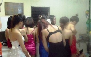 Đại ca giang hồ Thanh Hóa sai đàn em nhốt, đánh đập thiếu nữ, ép phục vụ quán karaoke