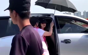 Hậu tin đồn ly hôn, Angelababy và Huỳnh Hiểu Minh vẫn quyết không chạm mặt nhau dù tham dự cùng một sự kiện