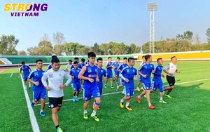 Quang Hải và đồng đội hào hứng với buổi tập đầu tiên trên mặt sân "lạ" tại Triều Tiên