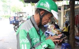 Câu chuyện cảm động của vợ chồng tài xế GrabBike ăn sắn thay cơm lo cho con bị bệnh tim bẩm sinh