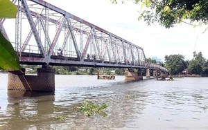 Cầu sắt Phú Long hơn 100 tuổi sẽ được tháo dỡ vào ngày mai