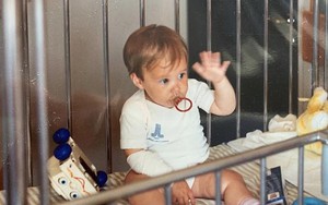 Từng bị ngưng tim năm 6 tuổi, 24 năm sau cô gái mới được chẩn đoán căn bệnh kỳ lạ này