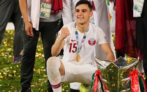 Muôn sắc thái của mỹ nam Bassam Hisham trong lễ ăn mừng vô địch Asian Cup 2019 của tuyển Qatar