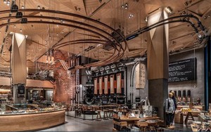 Cửa hàng lớn nhất thế giới của Starbucks ở Tokyo