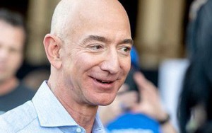 Jeff Bezos ly dị vợ nhưng vẫn là tỷ phú giàu nhất thế giới theo danh sách của Forbes