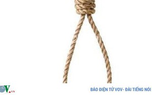 Nhân viên hoảng hốt phát hiện bảo vệ chết trong tư thế treo cổ