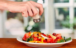 Ít người biết chính thói quen thích mạnh tay với loại gia vị này đẩy người Việt gần hơn với cửa tử