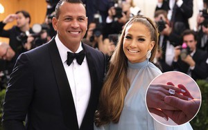 Jennifer Lopez chính thức đính hôn ở tuổi 50 sau 3 cuộc hôn nhân đổ vỡ, chiếc nhẫn trăm tỉ bạn trai cô tặng gây chú ý