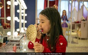 Tranh cãi xu hướng trang điểm đến trường của những bé gái Hàn Quốc