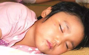 Con gái 4 tuổi càng lớn càng thay đổi, bố mẹ lo sợ không phải con ruột, đưa đến bệnh viện kiểm tra thì phát hiện sự thật bất ngờ