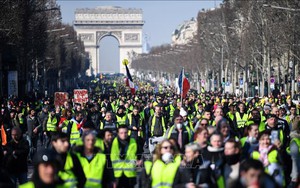 Biểu tình 'Áo vàng' biến thành bạo động, Paris lại xảy ra tấn công, cướp bóc