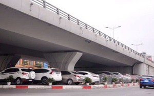 Bộ GTVT "bác" đề xuất của Hà Nội về việc duy trì các điểm giữ xe dưới gầm cầu