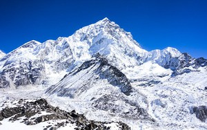 Băng tan trên đỉnh Everest làm lộ ra hàng trăm thi thể