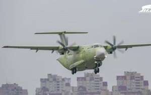 Máy bay vận tải quân sự Il-112V của Nga lần đầu cất cánh