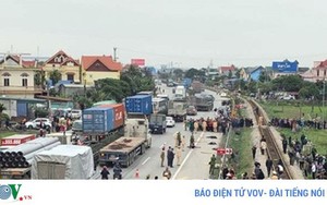 Ám ảnh vụ xe khách đâm vào đoàn người đưa tang: Nước mắt người ở lại!