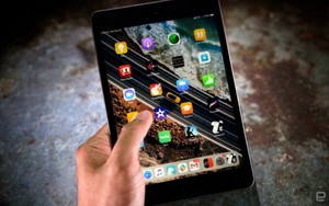 Tra tấn iPad Mini 5: Suýt thì thành tablet màn hình gập sau thử thách bẻ cong