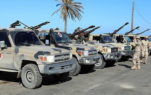 Quân đội Libya thề "chiếm lại" thủ đô Tripoli