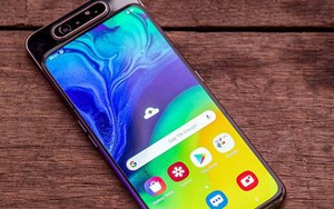 4 smartphone có camera trước kỳ lạ nhất làng di động: Hết thò thụt kiểu 'vây cá mập' lại lật xoay 180 độ