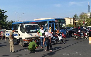 Xe khách cán chết người phụ nữ bán vé số ở trung tâm TP HCM