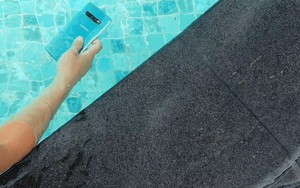 Đây là lý do nhiều người dùng chọn mua Galaxy S10 vì một linh kiện nhỏ nhưng quan trọng hàng đầu ở dưới màn hình