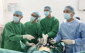 Đau bụng âm ỉ, vào viện đã mắc u gan
