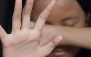 Bắt khẩn cấp gã cậu nuôi dâm ô cháu gái 9 tuổi