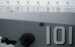 Diễu binh hải quân, Trung Quốc "khoe" khu trục hạm mới nhất